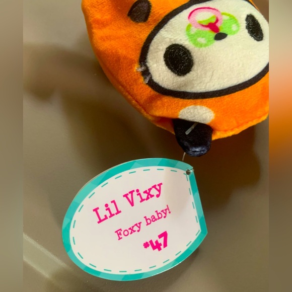 Cats vs Pickles : Kittens vs Gherkins - Two kittens and two blankets - Picture 3 of 4